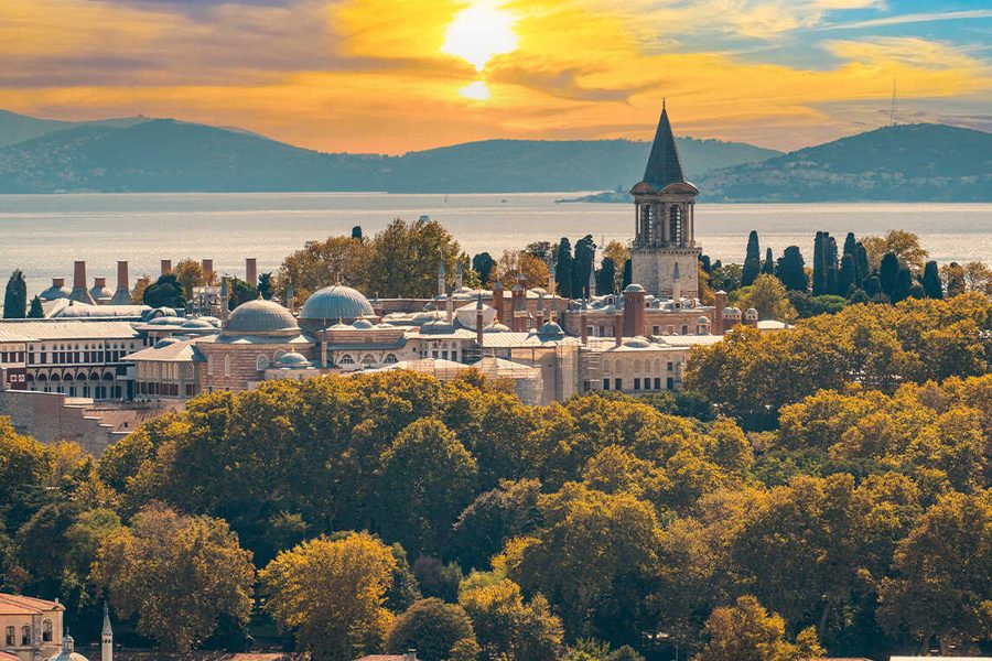 Tarihi Yarımada Yürüyüş Turu ( Öğle Yemeği Dahil )🚶🏻‍♀️